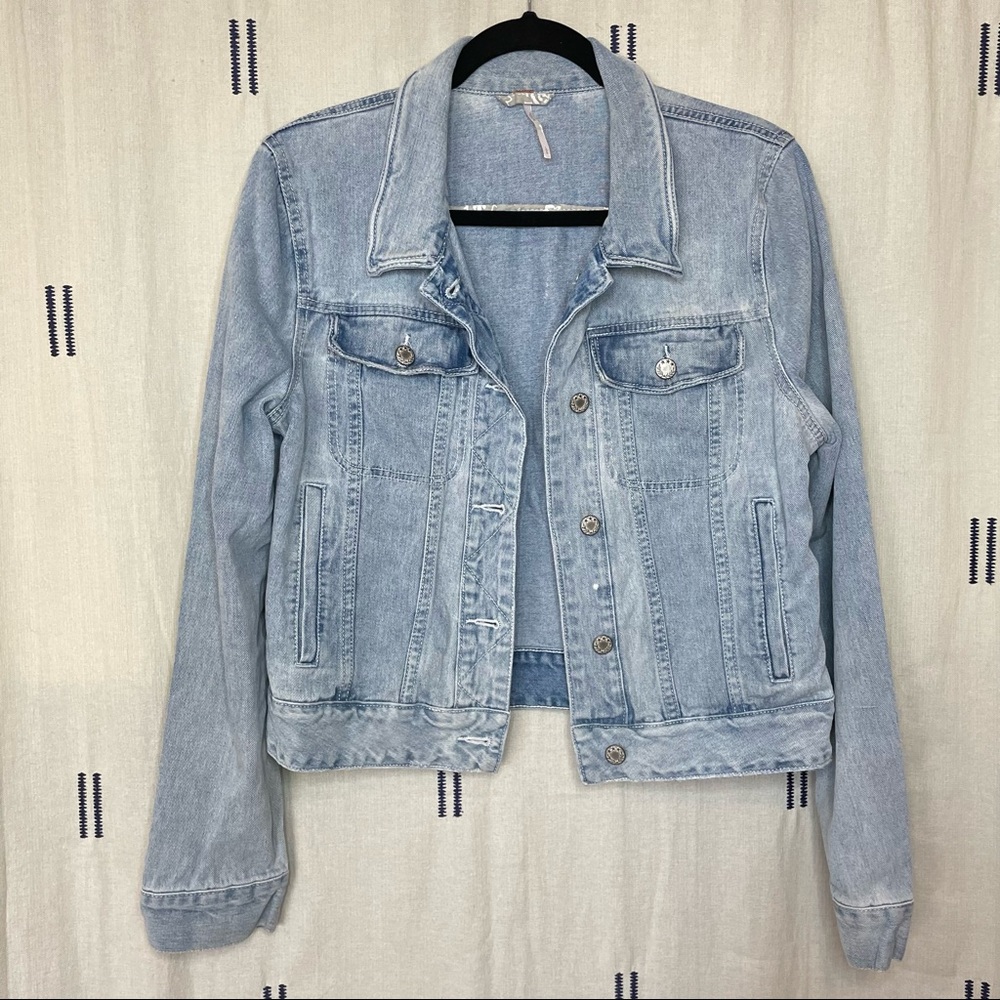 Free People Light Wash Classic Denim Jacket Size L